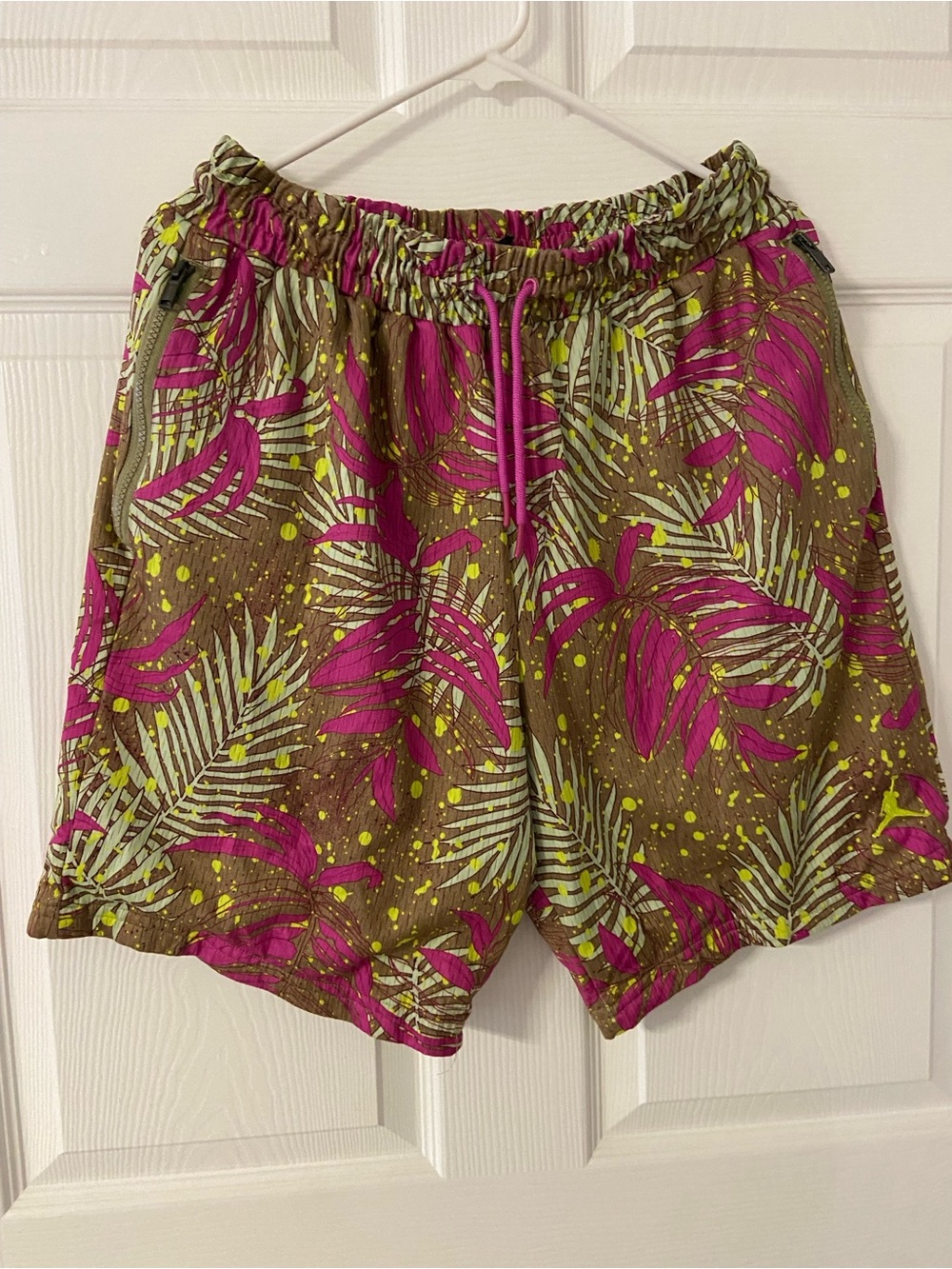 T41a- JORDAN Tropical Basketball Shorts